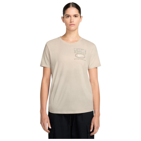Nike Γυναικεία κοντομάνικη μπλούζα Sportswear Club Nike Γυναικεία κοντομάνικη μπλούζα Sportswear Club
